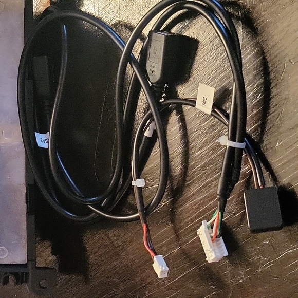 2020 Jeep Wrangler Stereo - Picture 3 of 4